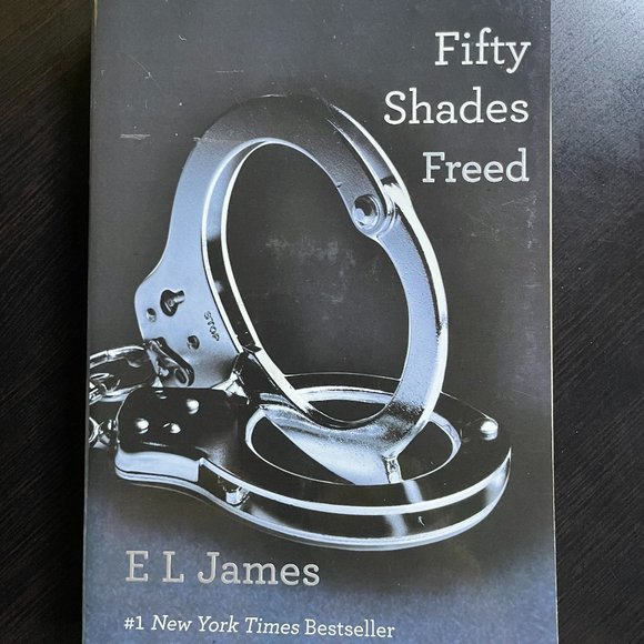 FIFTY SHADES in 4 BOOKS Brand New!! (Private Readings not Included!!) Great Gift - Picture 7 of 8